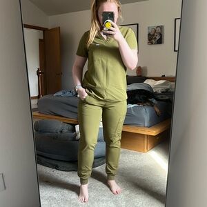 Figs Olive Green Set — Gently Used